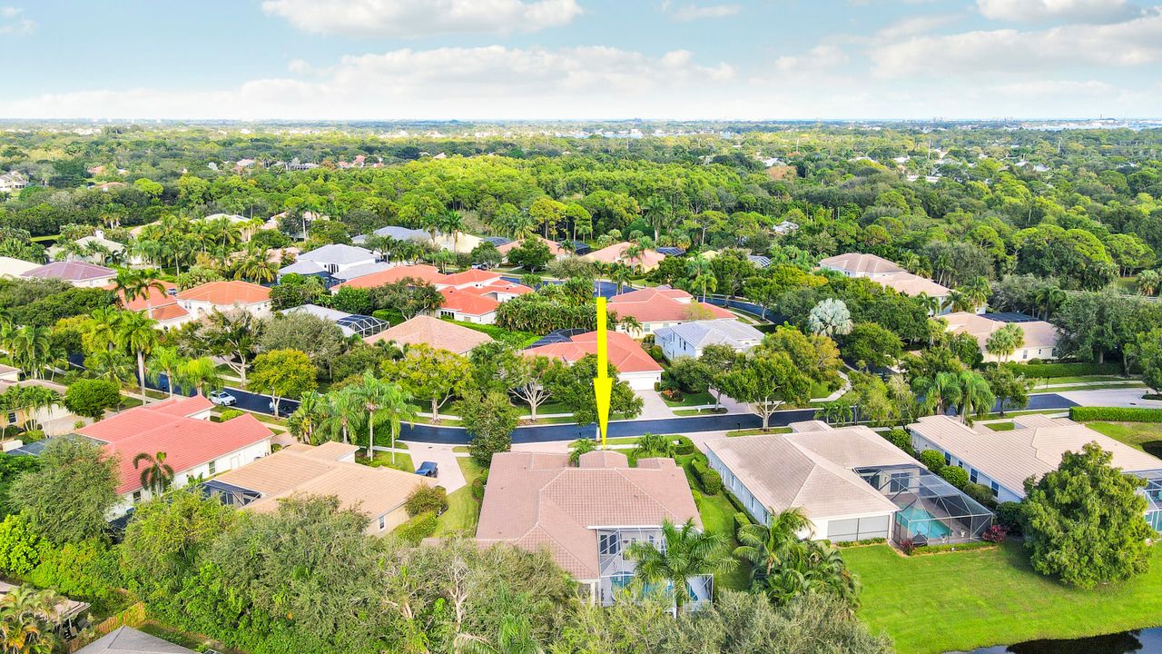 Под контрактом: $2,199,000 (6 спален, 6 ванн, 4326 Квадратных фут)