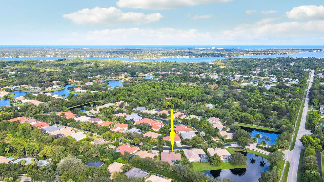 Под контрактом: $2,199,000 (6 спален, 6 ванн, 4326 Квадратных фут)