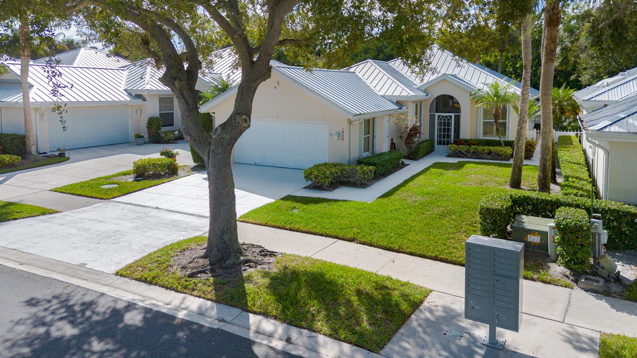 For Sale: $515,000 (3 beds, 2 baths, 1952 Square Feet)