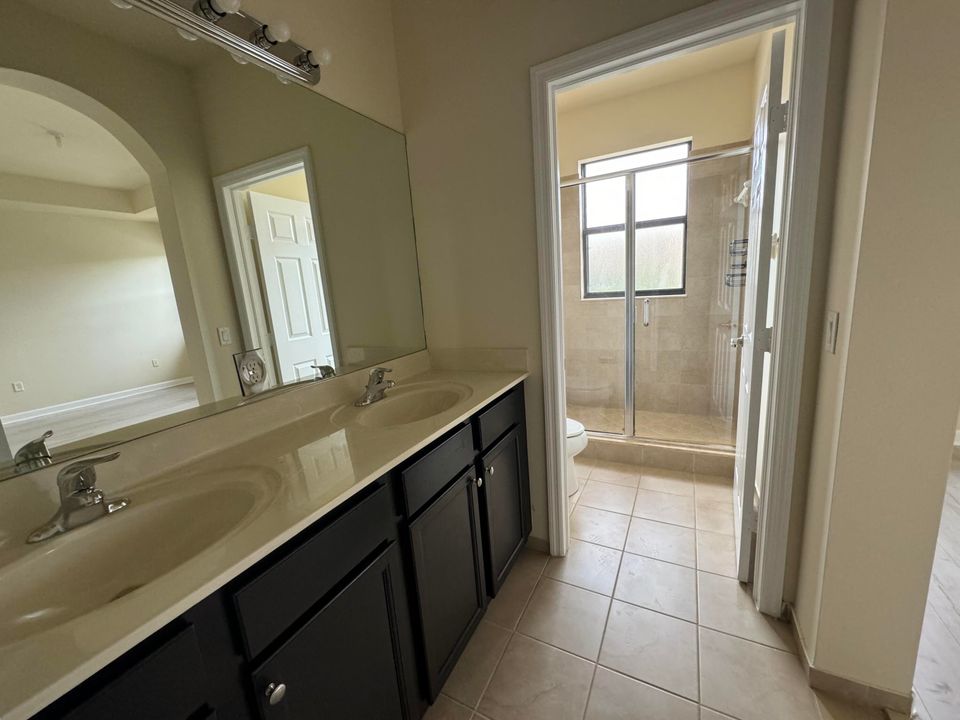 For Rent: $3,500 (3 beds, 2 baths, 1650 Square Feet)