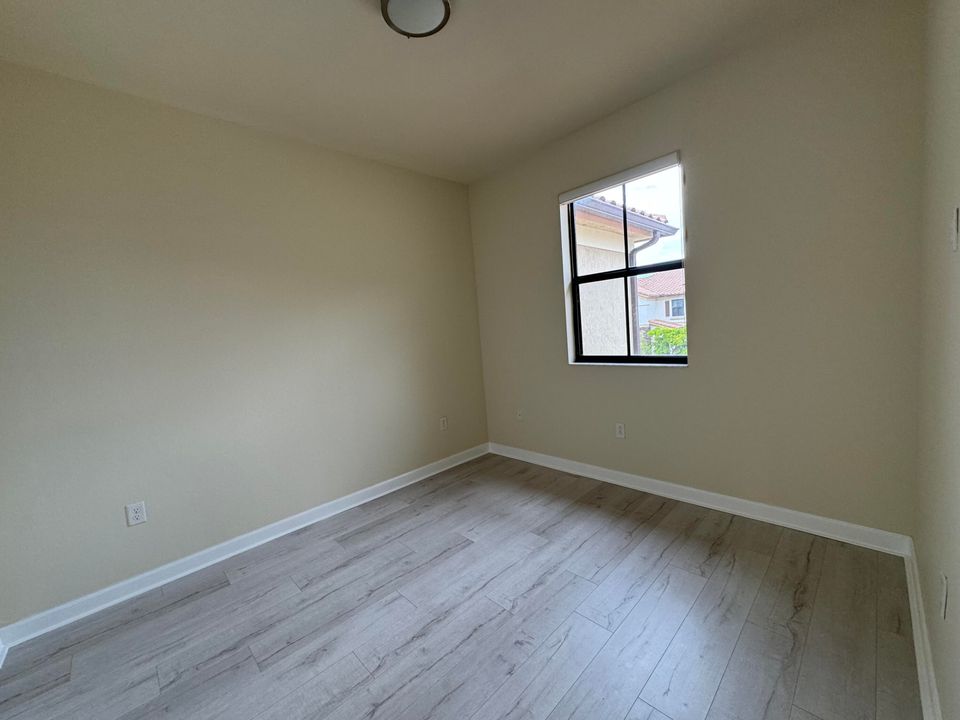 For Rent: $3,500 (3 beds, 2 baths, 1650 Square Feet)