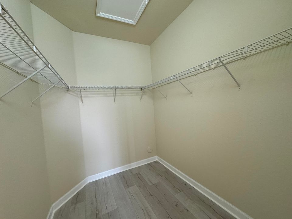 For Rent: $3,500 (3 beds, 2 baths, 1650 Square Feet)