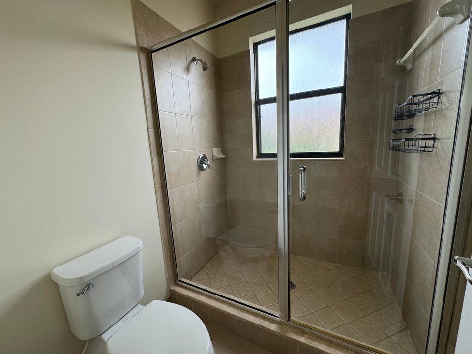 For Rent: $3,500 (3 beds, 2 baths, 1650 Square Feet)