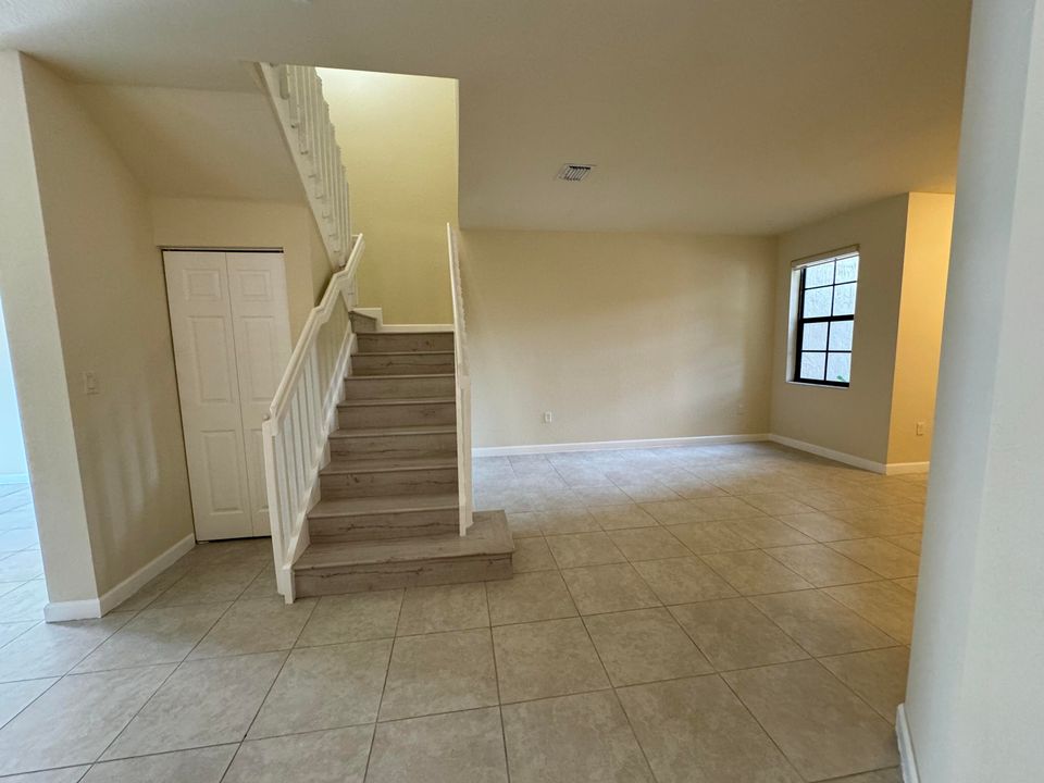 For Rent: $3,500 (3 beds, 2 baths, 1650 Square Feet)