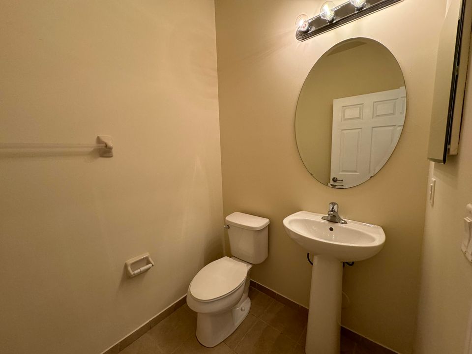 For Rent: $3,500 (3 beds, 2 baths, 1650 Square Feet)