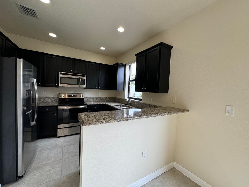 For Rent: $3,500 (3 beds, 2 baths, 1650 Square Feet)