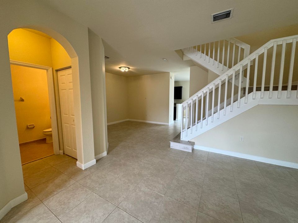 For Rent: $3,500 (3 beds, 2 baths, 1650 Square Feet)