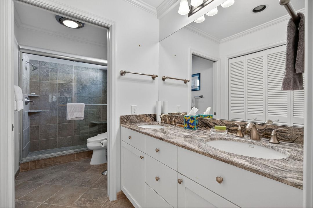 合同活跃: $1,750,000 (3 贝兹, 3 浴室, 2365 平方英尺)