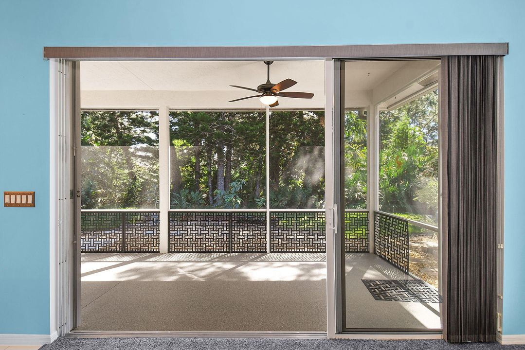 Под контрактом: $435,000 (3 спален, 2 ванн, 1617 Квадратных фут)