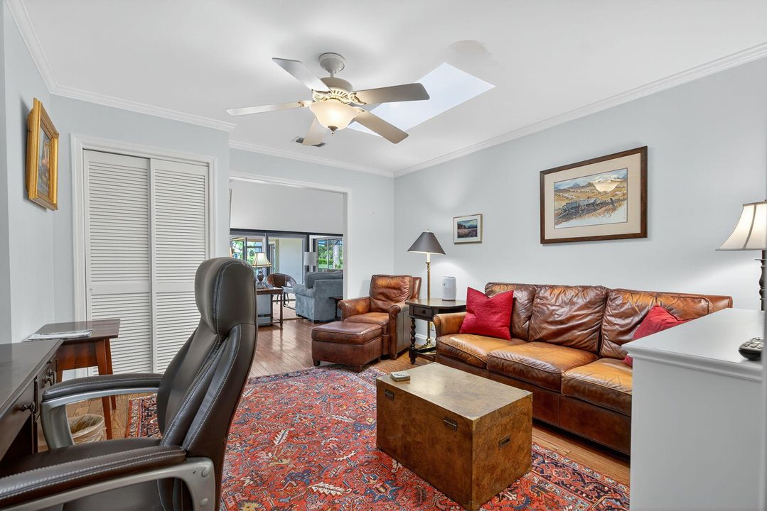 合同活跃: $1,750,000 (3 贝兹, 3 浴室, 2365 平方英尺)