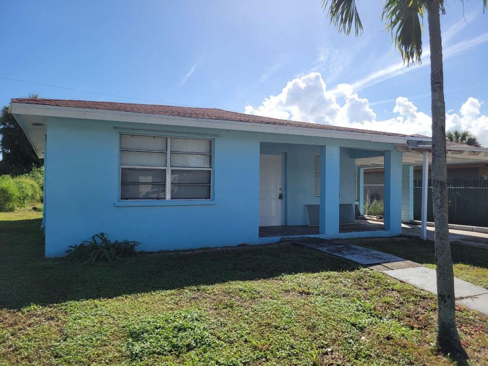 For Sale: $350,000 (3 beds, 2 baths, 1074 Square Feet)