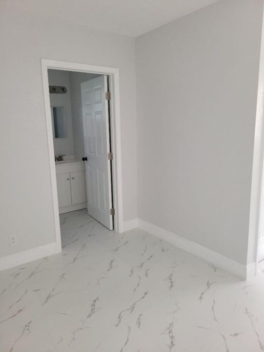 For Sale: $350,000 (3 beds, 2 baths, 1074 Square Feet)