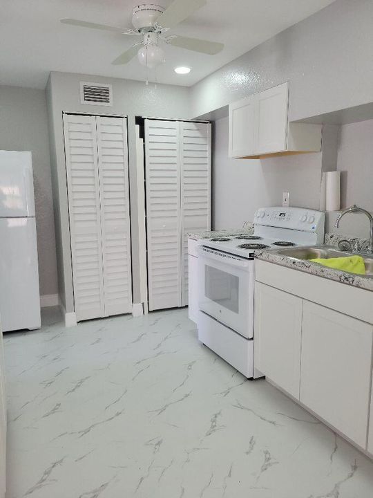 For Sale: $350,000 (3 beds, 2 baths, 1074 Square Feet)