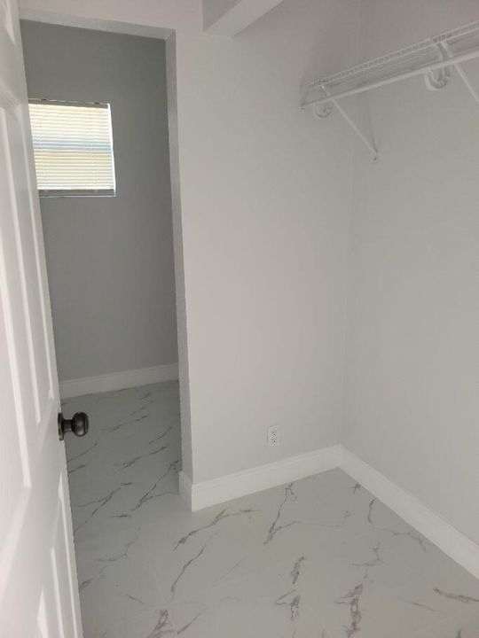 For Sale: $350,000 (3 beds, 2 baths, 1074 Square Feet)