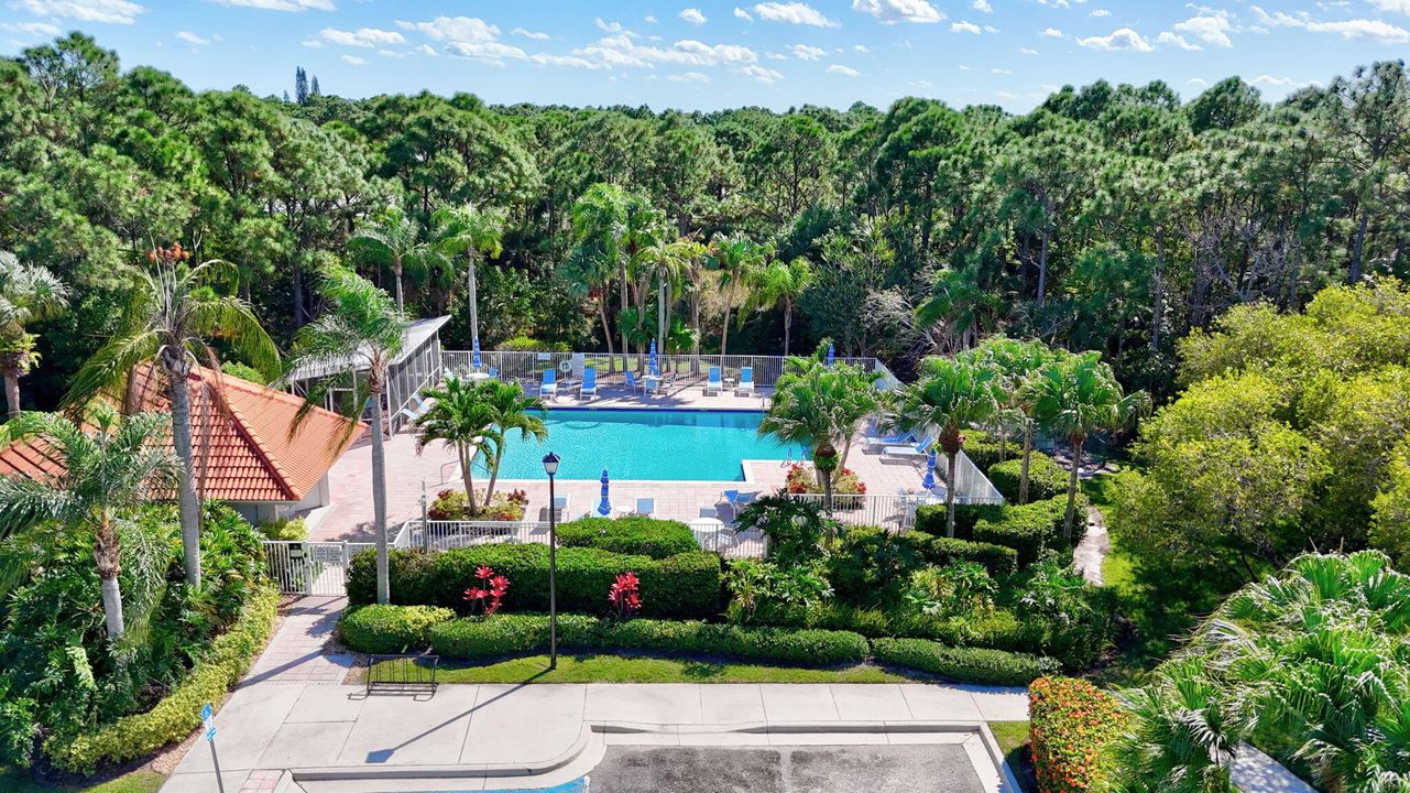 Под контрактом: $435,000 (3 спален, 2 ванн, 1617 Квадратных фут)