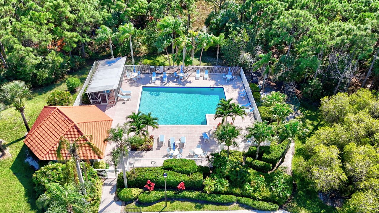 Под контрактом: $435,000 (3 спален, 2 ванн, 1617 Квадратных фут)