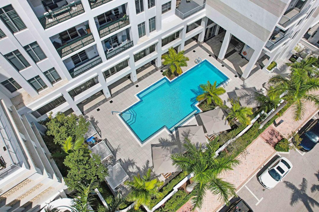 For Rent: $7,500 (1 beds, 1 baths, 941 Square Feet)