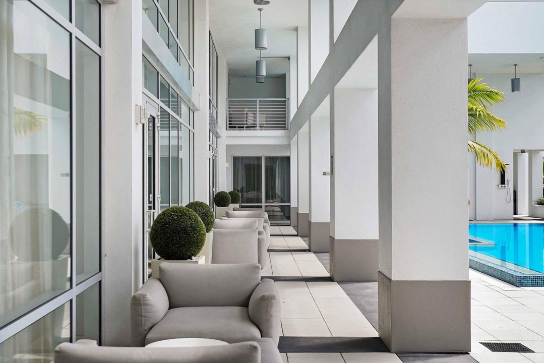 For Rent: $7,500 (1 beds, 1 baths, 941 Square Feet)