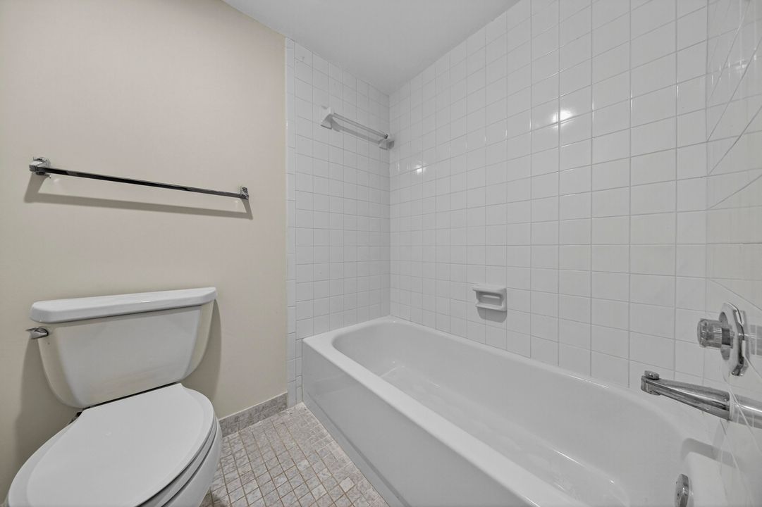 For Sale: $238,788 (2 beds, 2 baths, 1266 Square Feet)