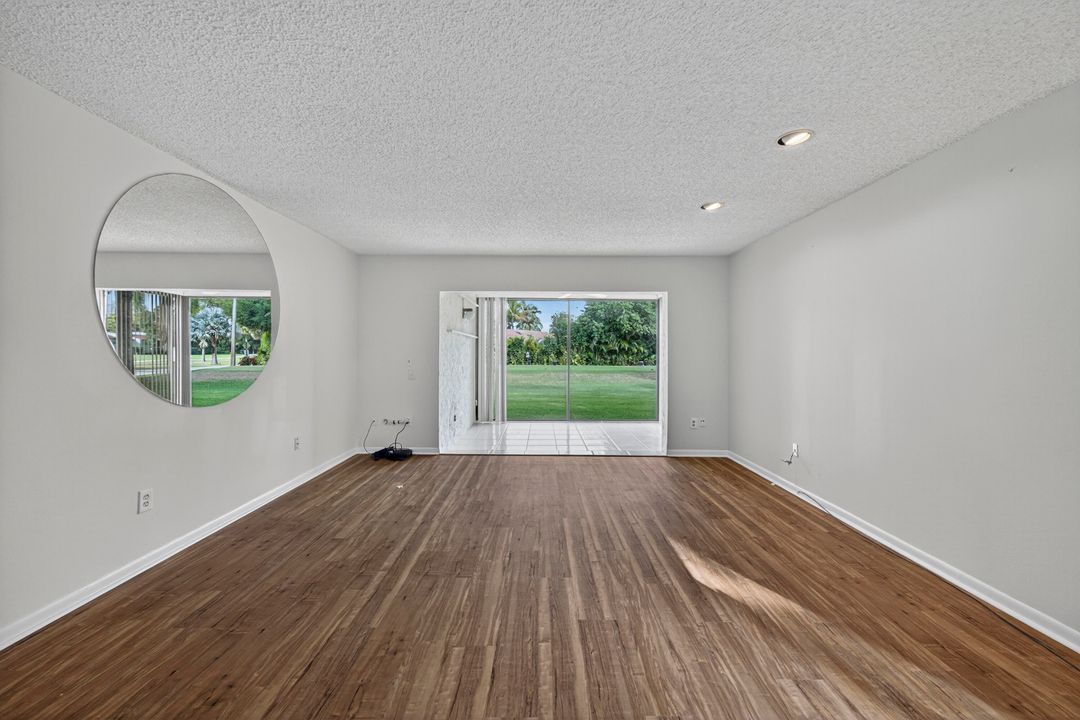 For Sale: $238,788 (2 beds, 2 baths, 1266 Square Feet)