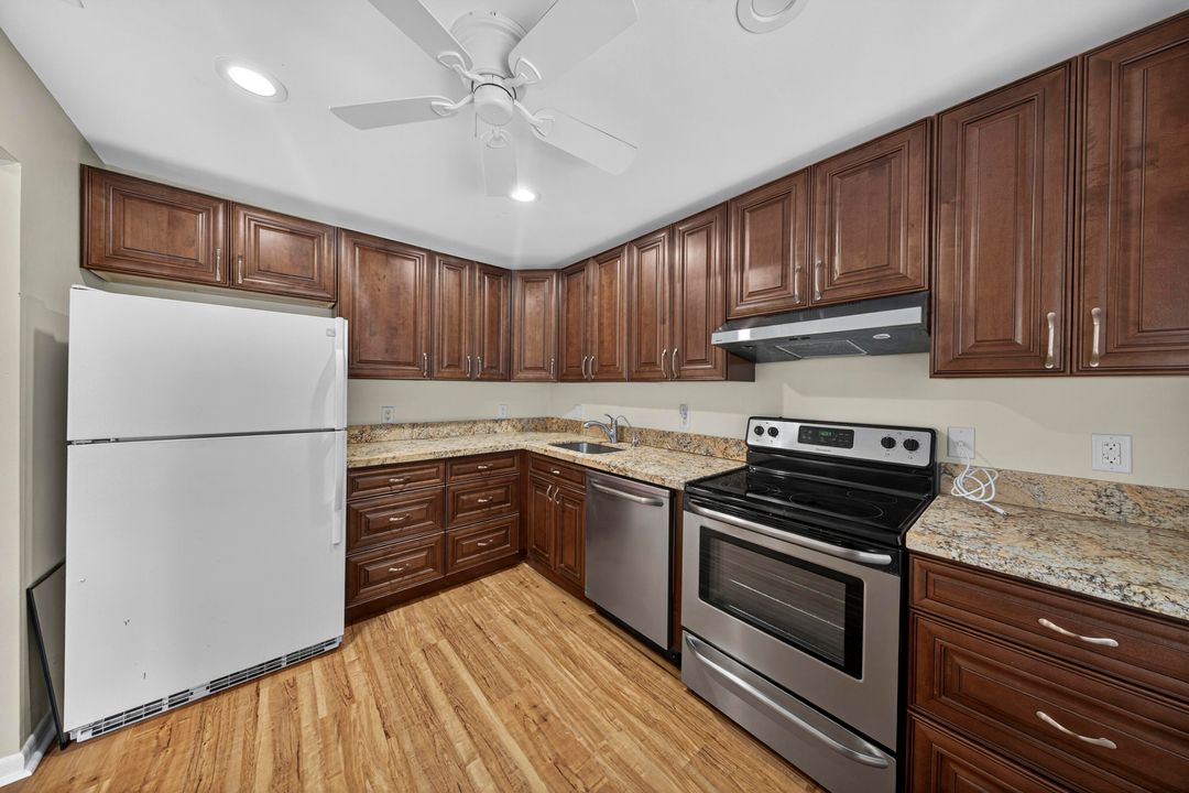 For Sale: $238,788 (2 beds, 2 baths, 1266 Square Feet)