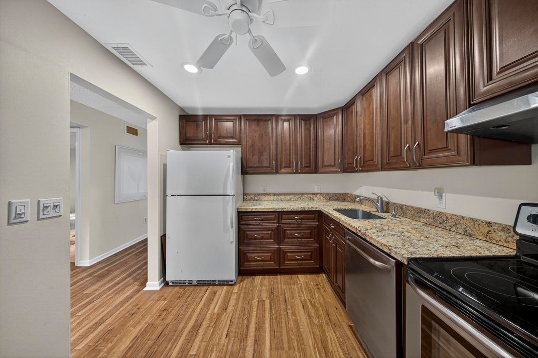 For Sale: $238,788 (2 beds, 2 baths, 1266 Square Feet)