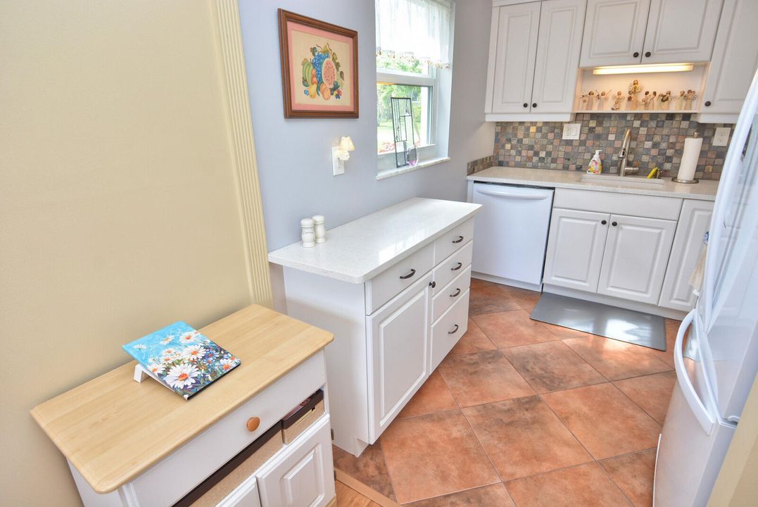 出租: $1,400 (1 贝兹, 1 浴室, 747 平方英尺)