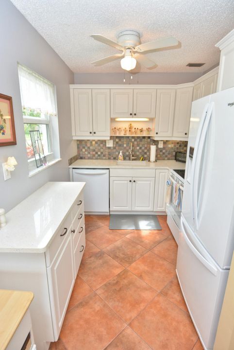 出租: $1,400 (1 贝兹, 1 浴室, 747 平方英尺)