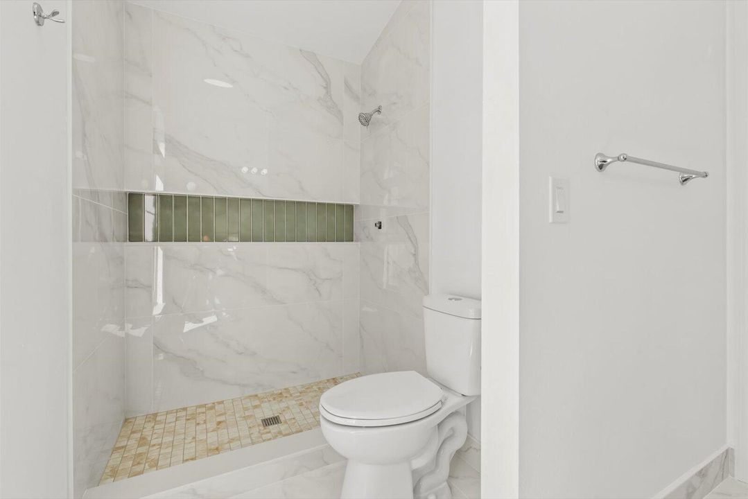 合同活跃: $385,000 (3 贝兹, 2 浴室, 1548 平方英尺)