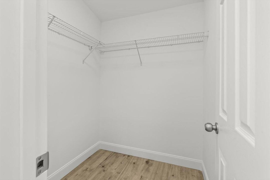 合同活跃: $385,000 (3 贝兹, 2 浴室, 1548 平方英尺)