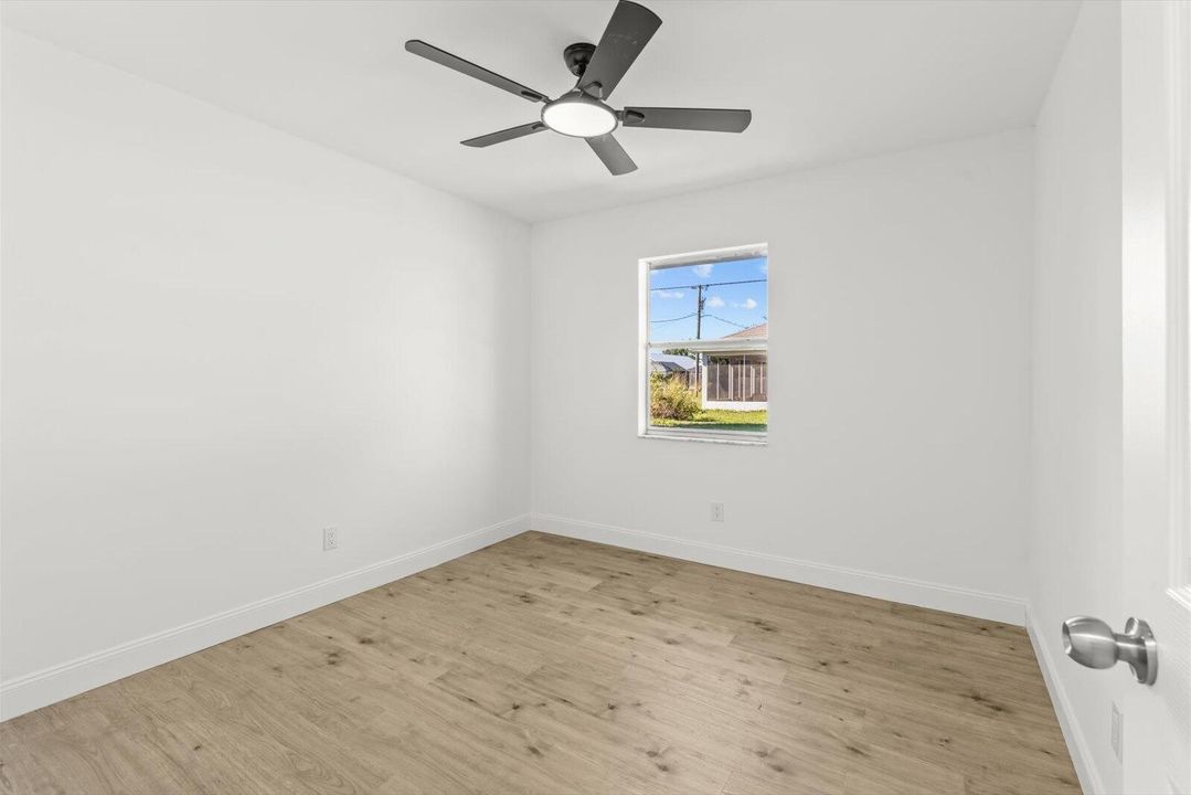 合同活跃: $385,000 (3 贝兹, 2 浴室, 1548 平方英尺)