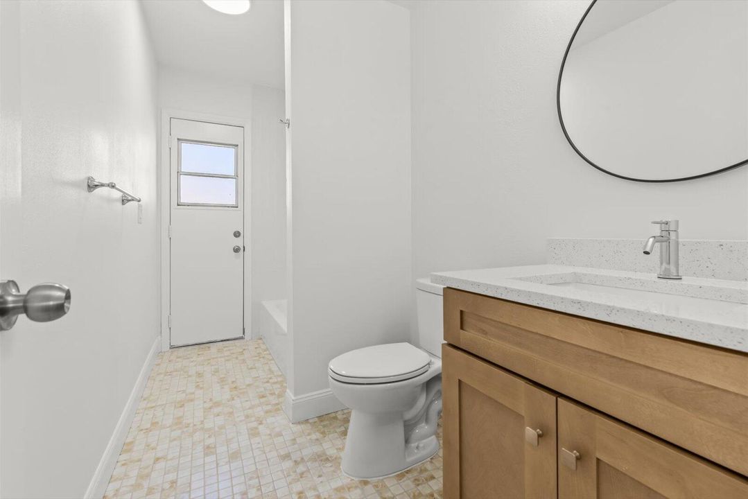 合同活跃: $385,000 (3 贝兹, 2 浴室, 1548 平方英尺)