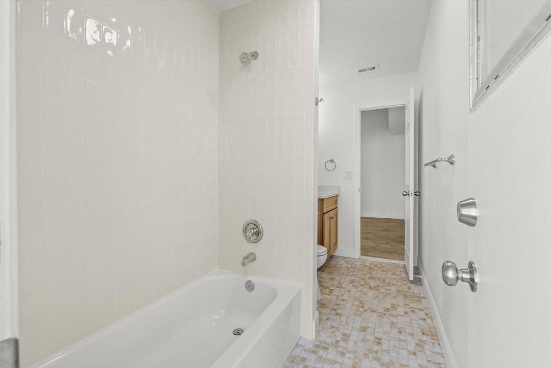 合同活跃: $385,000 (3 贝兹, 2 浴室, 1548 平方英尺)