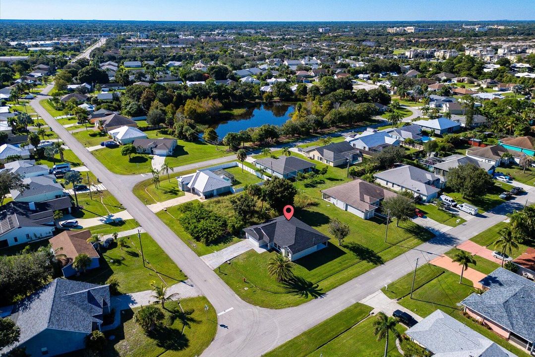 合同活跃: $385,000 (3 贝兹, 2 浴室, 1548 平方英尺)