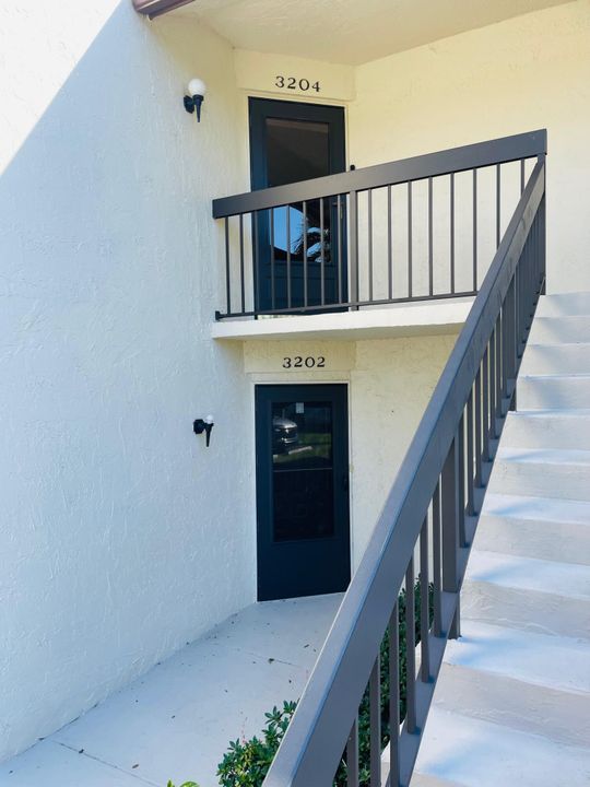 For Sale: $250,000 (3 beds, 2 baths, 1275 Square Feet)