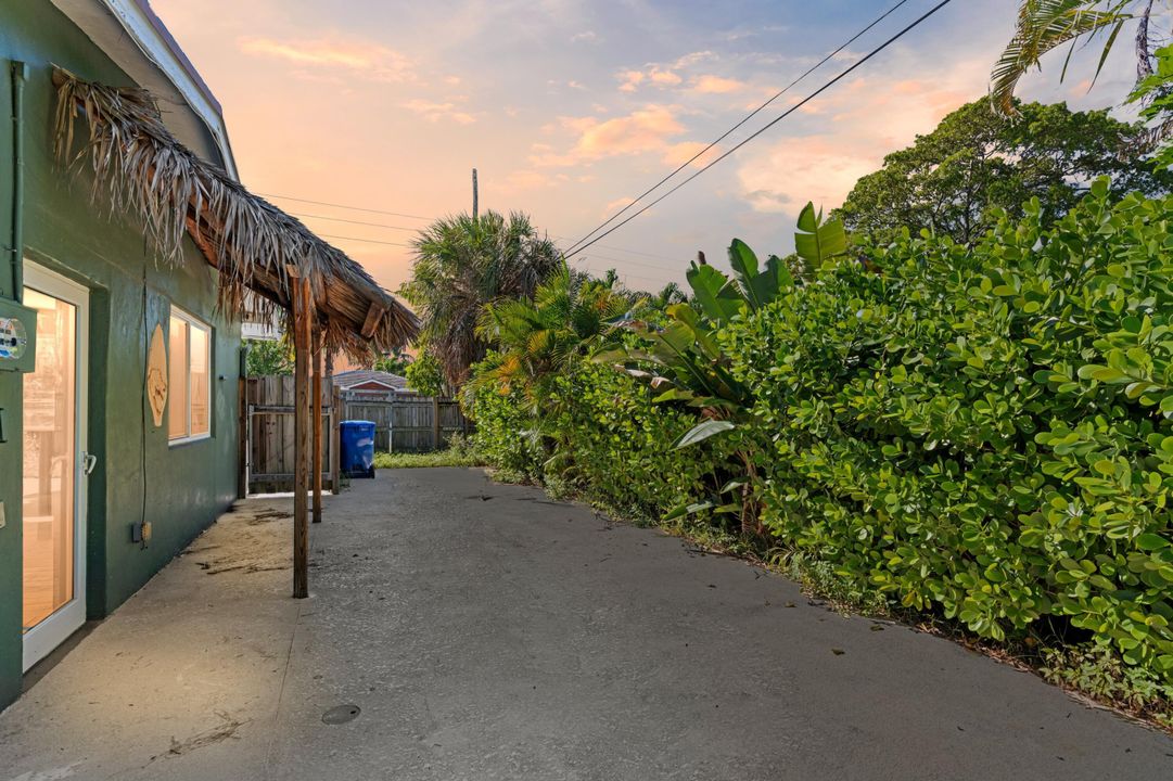 Active With Contract: $499,000 (3 beds, 2 baths, 1450 Square Feet)