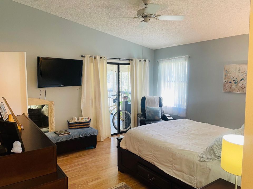 For Sale: $250,000 (3 beds, 2 baths, 1275 Square Feet)