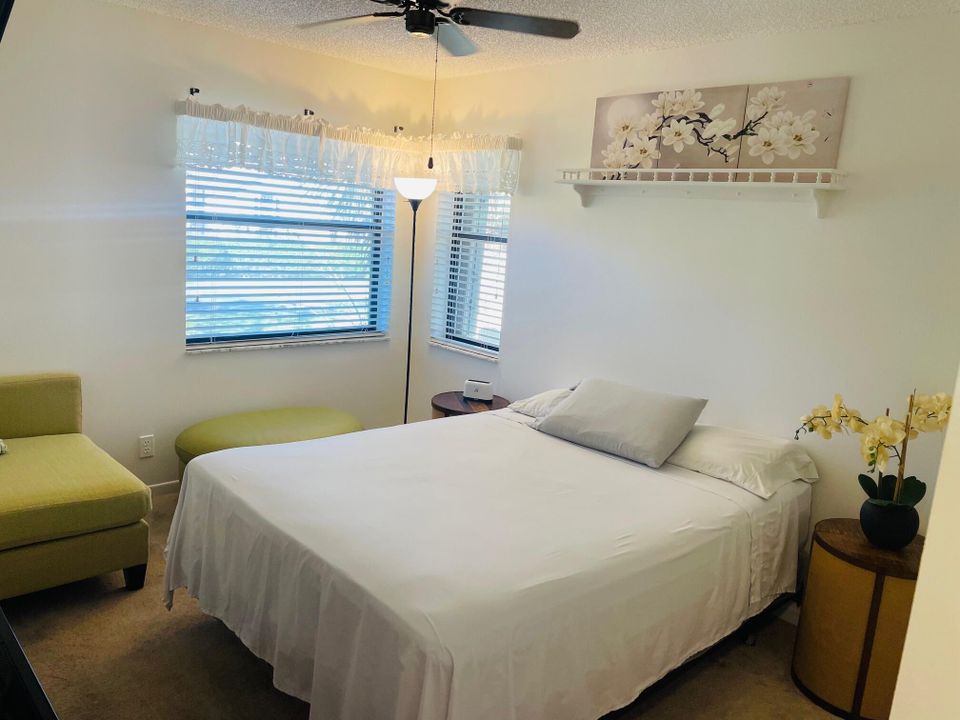 For Sale: $250,000 (3 beds, 2 baths, 1275 Square Feet)