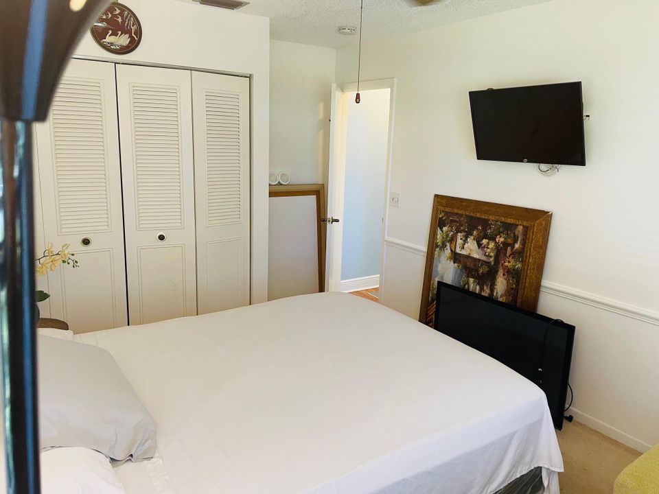 For Sale: $250,000 (3 beds, 2 baths, 1275 Square Feet)