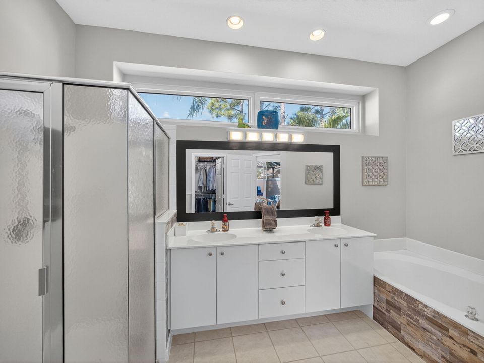 For Sale: $449,900 (3 beds, 3 baths, 1863 Square Feet)