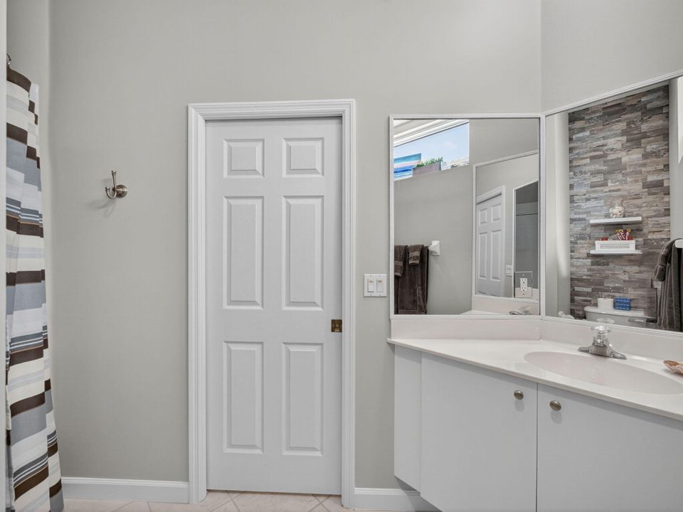 For Sale: $449,900 (3 beds, 3 baths, 1863 Square Feet)