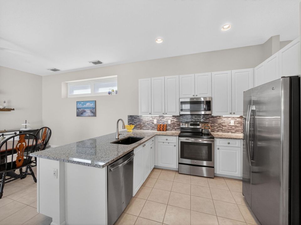 For Sale: $449,900 (3 beds, 3 baths, 1863 Square Feet)