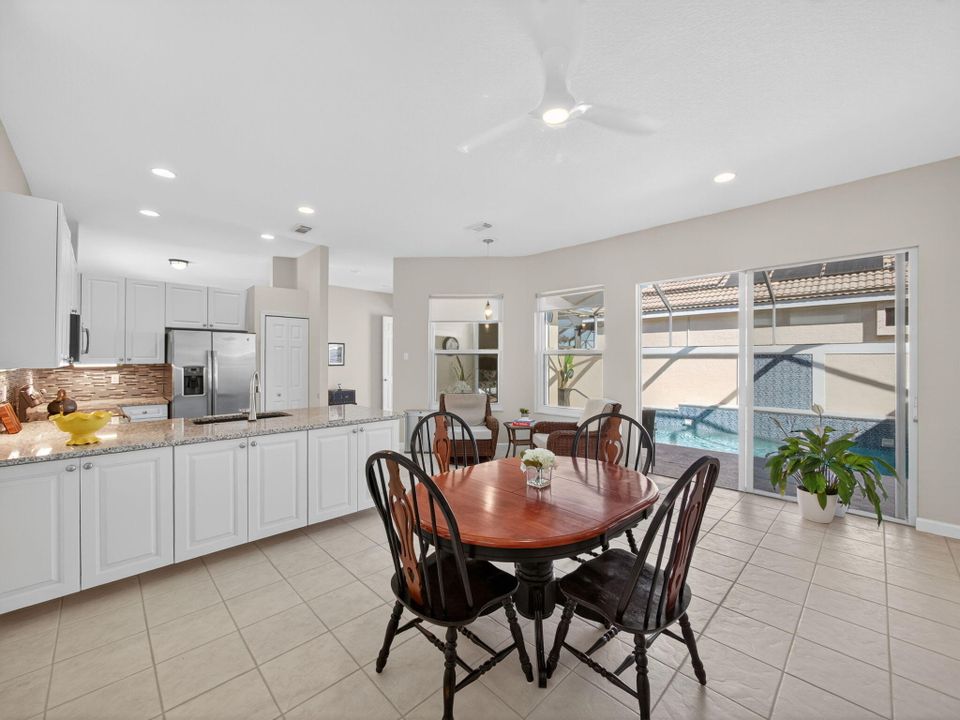 For Sale: $449,900 (3 beds, 3 baths, 1863 Square Feet)