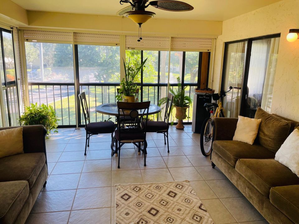 For Sale: $250,000 (3 beds, 2 baths, 1275 Square Feet)