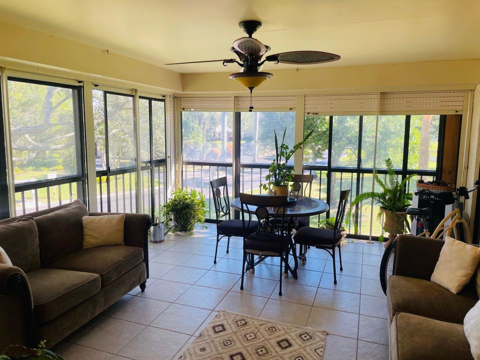 For Sale: $250,000 (3 beds, 2 baths, 1275 Square Feet)