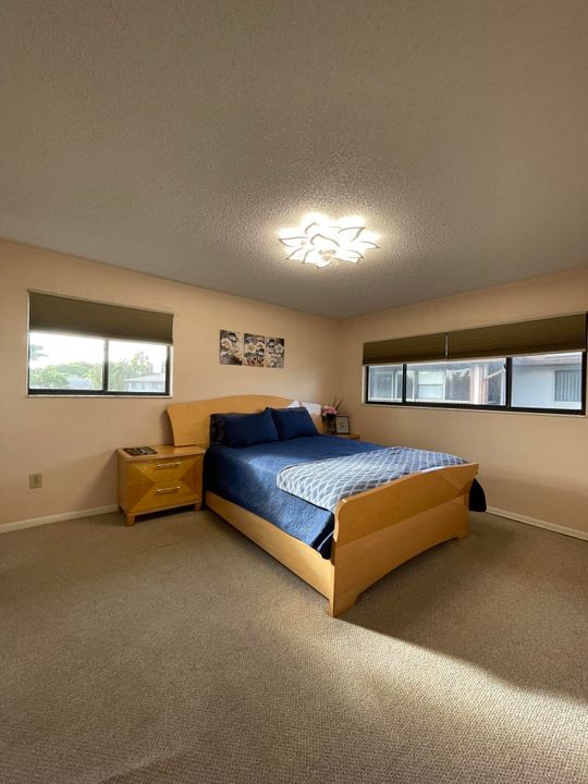 待售: $139,000 (2 贝兹, 2 浴室, 827 平方英尺)