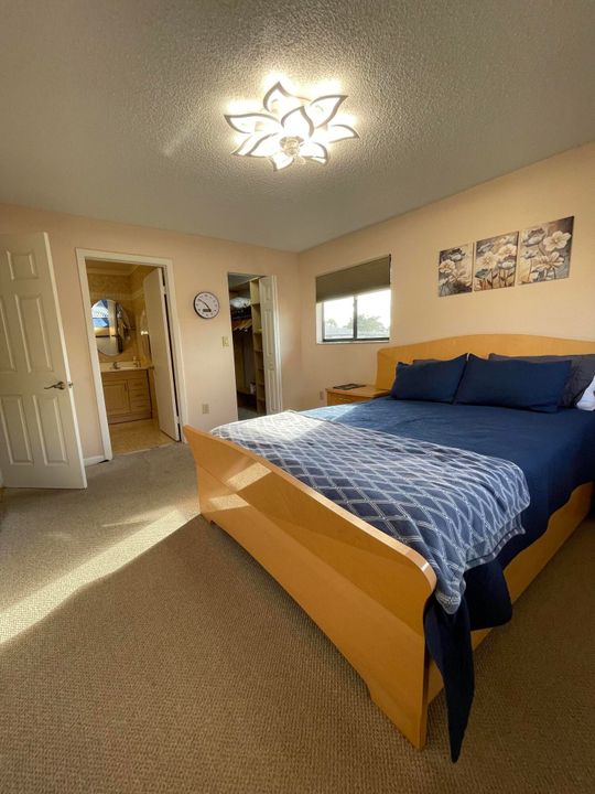 待售: $139,000 (2 贝兹, 2 浴室, 827 平方英尺)