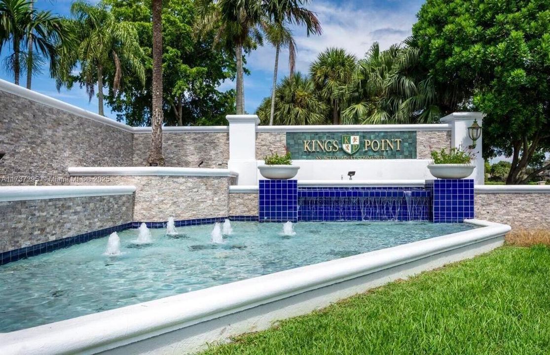 待售: $139,000 (2 贝兹, 2 浴室, 827 平方英尺)