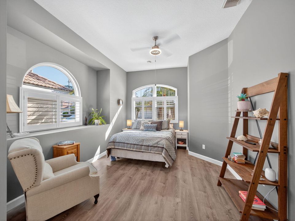 For Sale: $449,900 (3 beds, 3 baths, 1863 Square Feet)