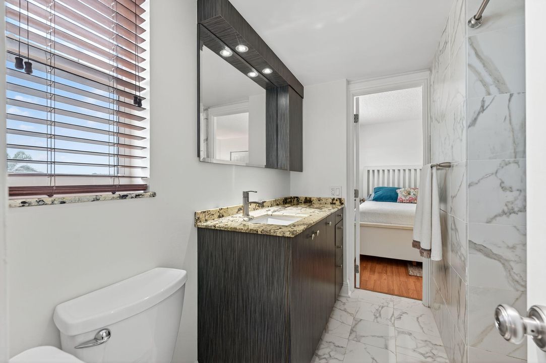 For Sale: $225,000 (2 beds, 1 baths, 850 Square Feet)